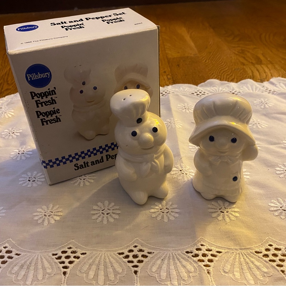 Pillsbury Dough Boy Poppin' Fresh Salt and Pepper Shakers 1988 - New